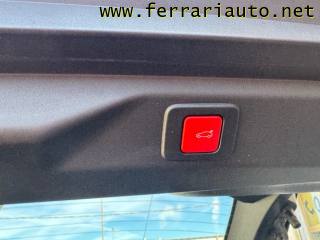 PEUGEOT 3008 usata, con Leve al volante