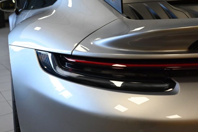 PORSCHE 992 usata 17