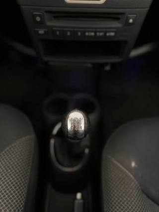 TOYOTA Yaris usata 6