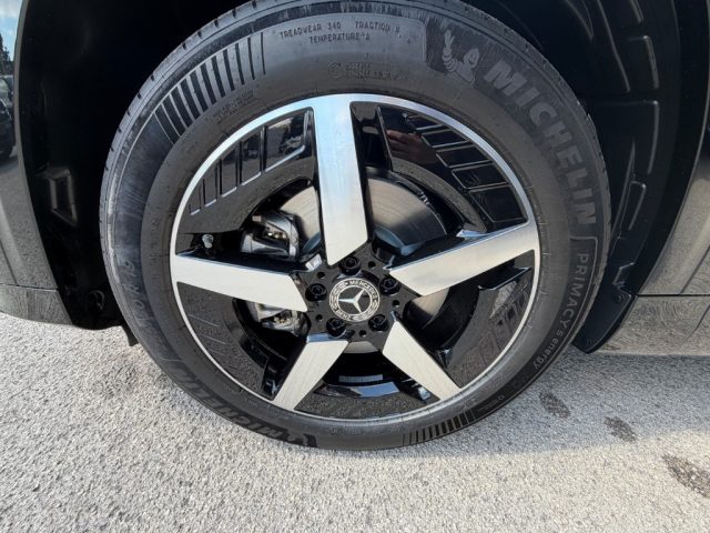 MERCEDES-BENZ GLB 200 usata, con Chiusura centralizzata