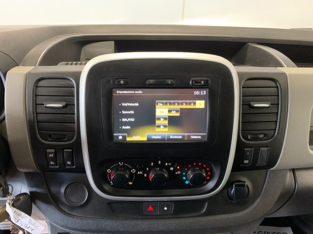 RENAULT Trafic usata, con Autoradio digitale