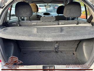 TOYOTA Yaris usata 15