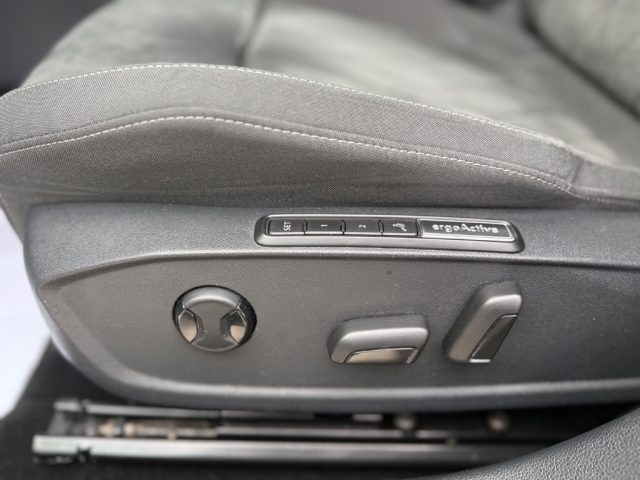 VOLKSWAGEN Golf usata, con Servosterzo