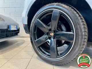 PORSCHE Macan usata, con Autoradio