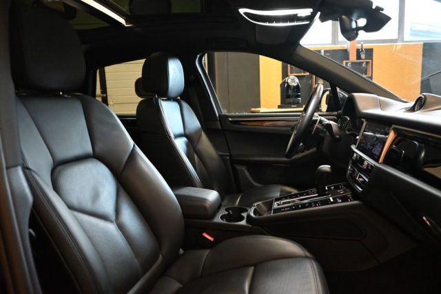 PORSCHE Macan usata 38
