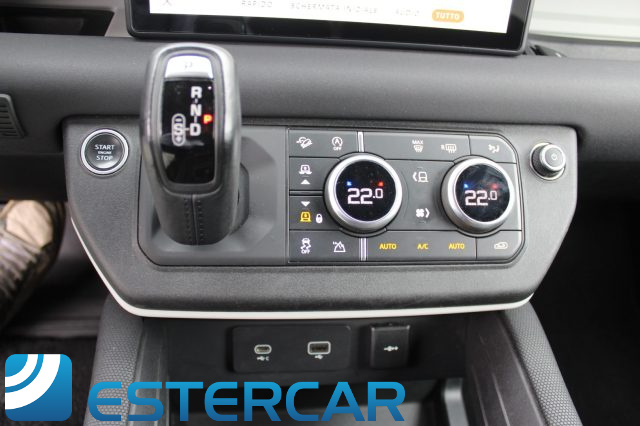 LAND ROVER Defender usata, con Boardcomputer