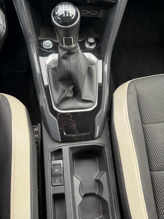 VOLKSWAGEN T-Roc usata, con Fari LED