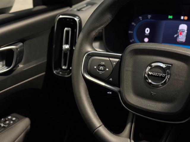 VOLVO XC40 usata, con Volante in pelle