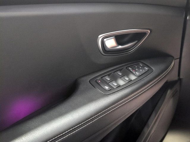 RENAULT Scenic usata, con Touch screen