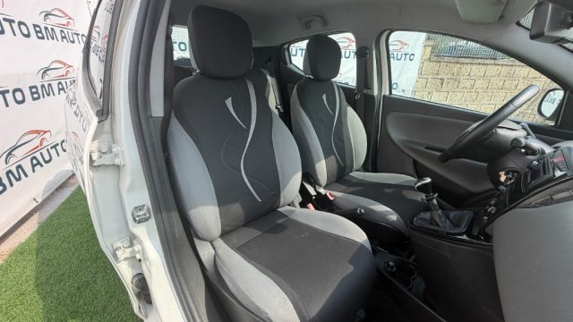 LANCIA Ypsilon usata, con Autoradio