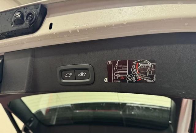 VOLVO XC40 usata, con Airbag laterali