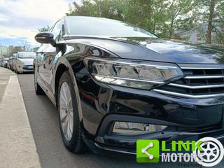 VOLKSWAGEN Passat Variant usata, con Climatizzatore