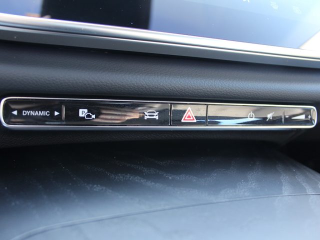 MERCEDES-BENZ E 220 usata, con Volante multifunzione