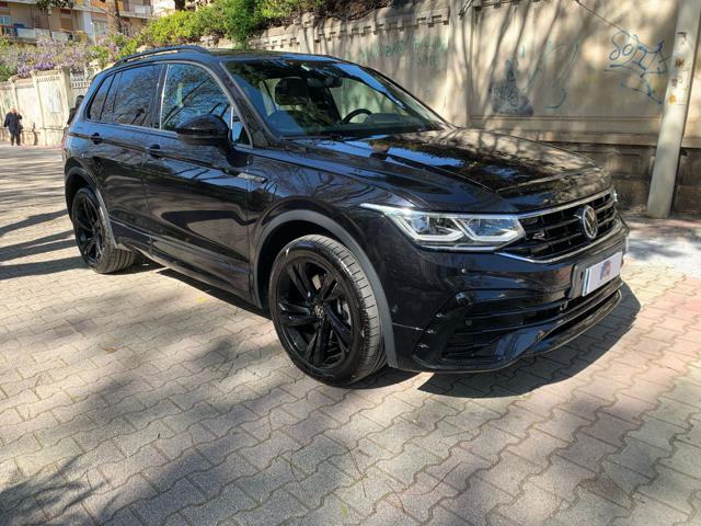 VOLKSWAGEN Tiguan usata, con Airbag laterali