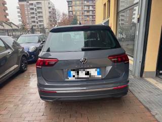 VOLKSWAGEN Tiguan usata, con Autoradio