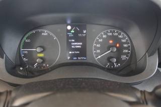 TOYOTA Yaris usata, con Fari LED