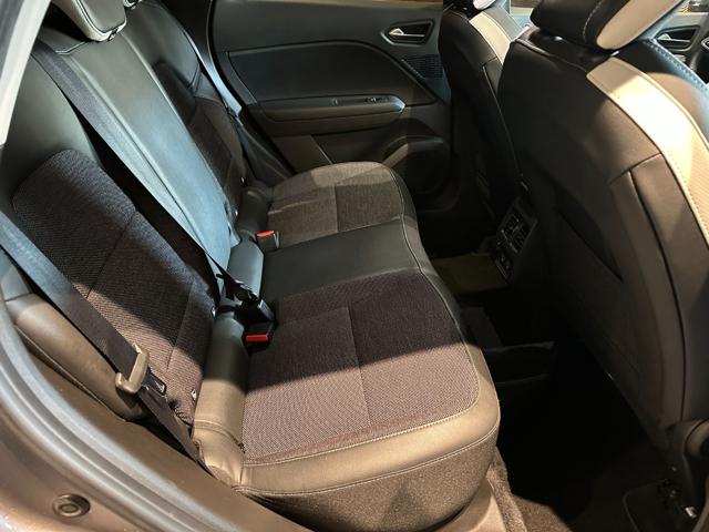 RENAULT Captur usata, con Leve al volante