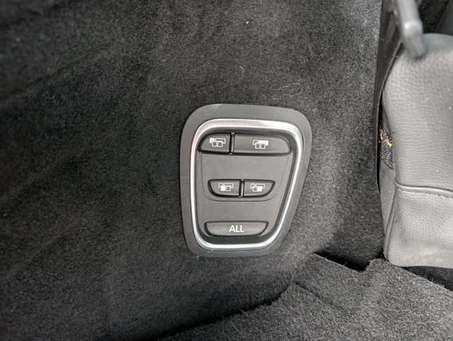 RENAULT Grand Scenic usata, con Volante in pelle