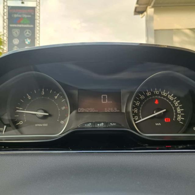PEUGEOT 208 usata, con Fari LED