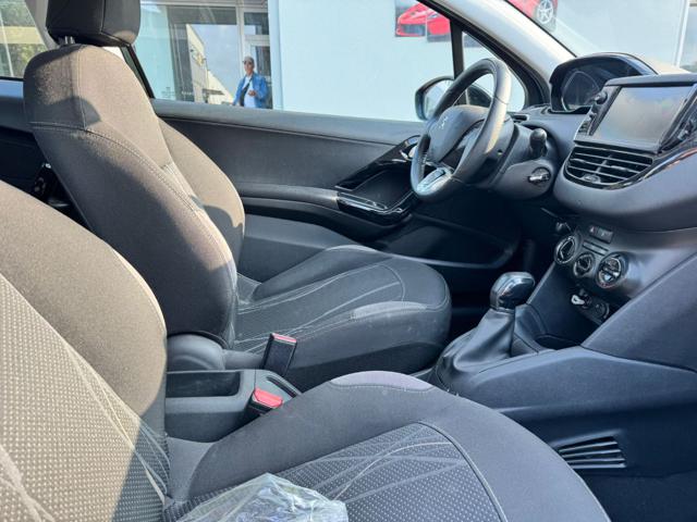 PEUGEOT 208 usata, con Autoradio