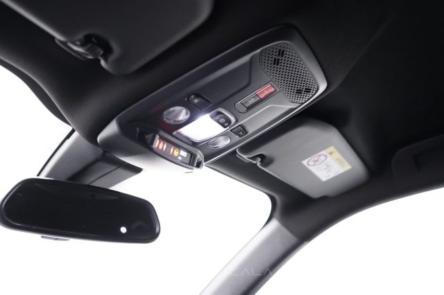 PEUGEOT 2008 usata, con Fari LED