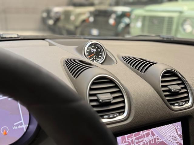 PORSCHE Cayman usata, con USB
