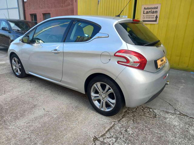 PEUGEOT 208 usata, con Airbag Passeggero