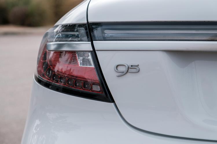 Saab, il marchio svedese, non trova pace: nuovamente in vendita